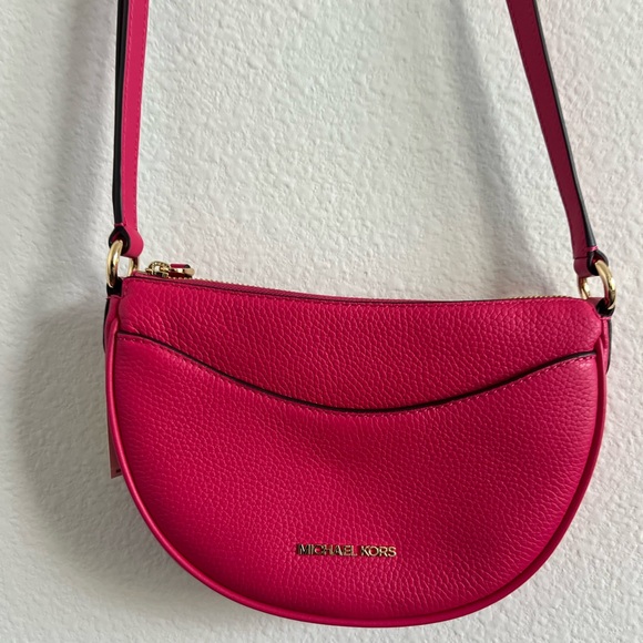 Michael Kors Pink Saddle Crossbody Bag with Gold Hardware - Picture 1 of 7